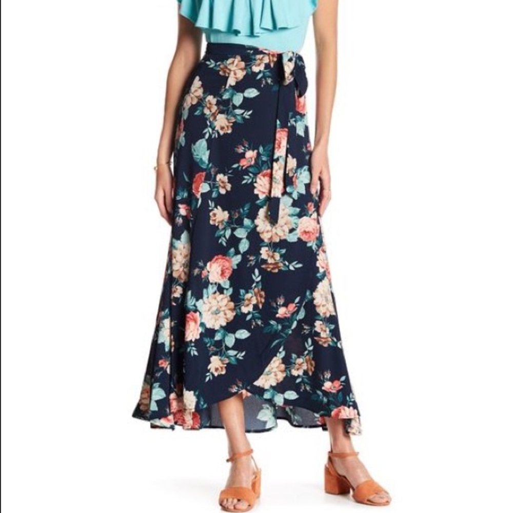 Bobeau Floral Wrap Skirt M - Picture 1 of 5